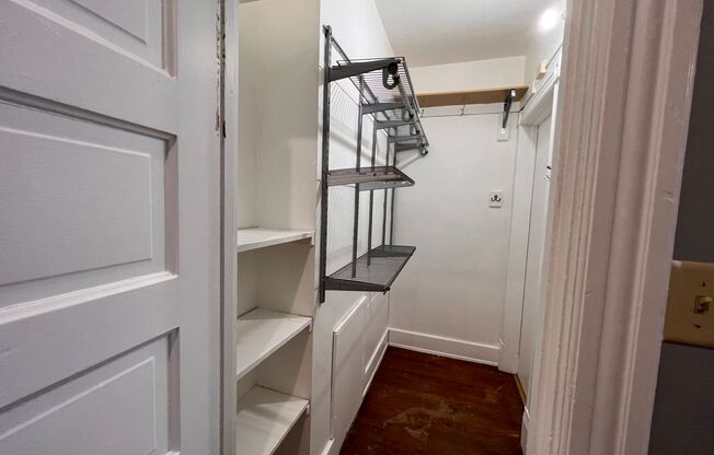 Studio, 1 bath, $795, Unit 14