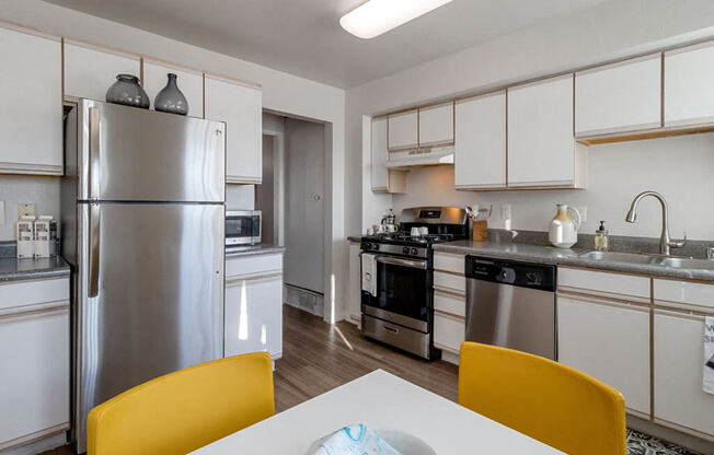 Townhome kitchen with stainless steel appliances