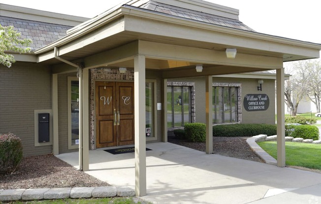 Clubhouse Entrance at Willow Creek, Kansas City