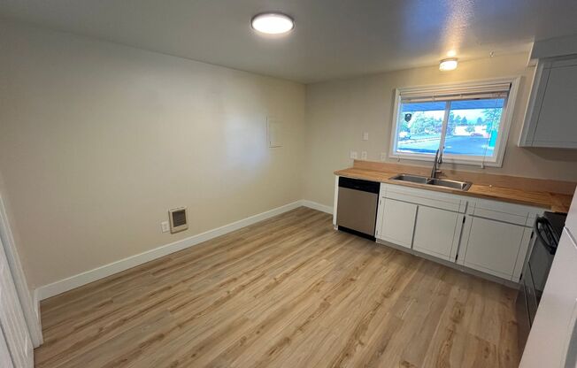Single Level Duplex Just off Wilson