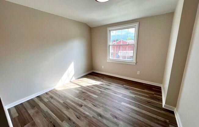 3 beds, 1 bath, $1,250