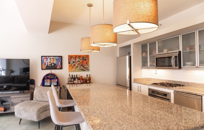 1 bed, 1 bath, 829 sqft, $4,300, Unit 210