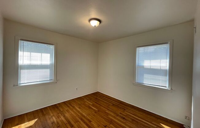 2 beds, 1 bath, $1,395