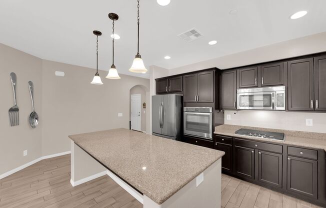 GORGEOUS SINGLE STORY HOME LOCATED IN TUSCANY COMMUNITY*TONS OF UPGRADES*3 LARGE BEDROOMS*OPEN FLOORPLAN*