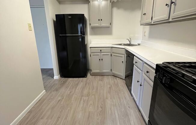 1 bed, 1 bath, 900 sqft, $1,339, Unit 325