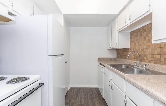 1 bed, 1 bath, 836 sqft, $939