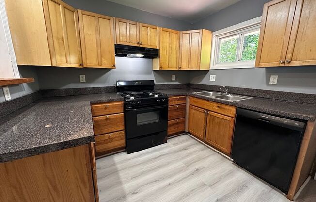 4 bed and 2 bath in Decatur!