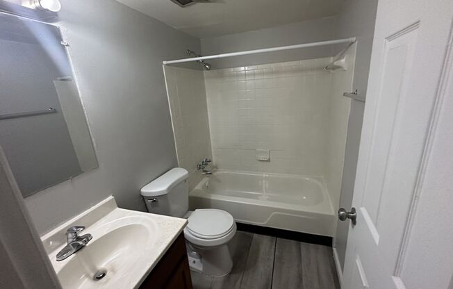 1 bed, 1 bath, 560 sqft, $825, Unit 611-15