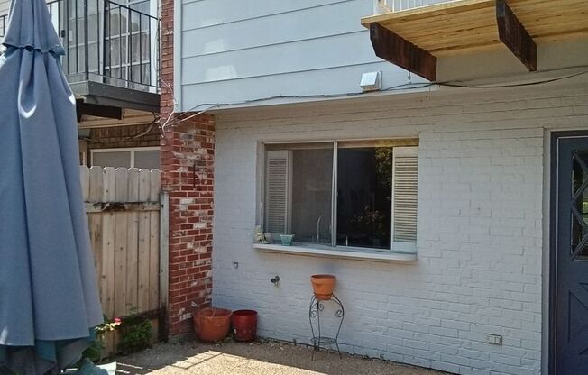 3 beds, 2.5 baths, $1,700