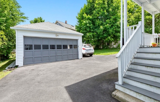 17 HOLDEN RD