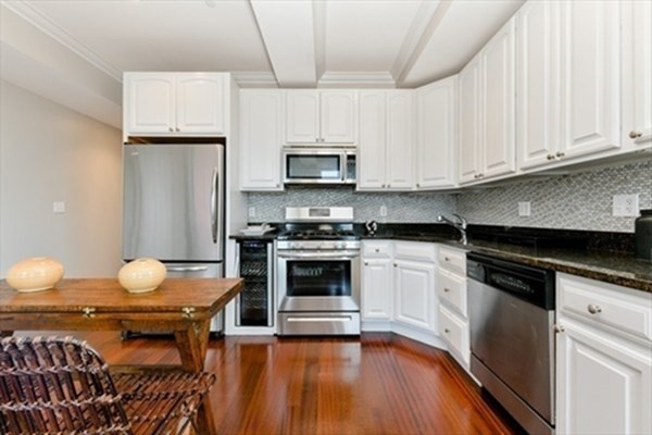 525 E 2 ST