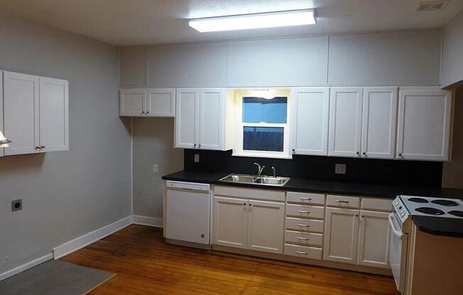 3 beds, 2 baths, $1,500