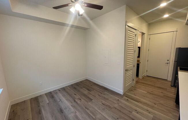 Studio, 1 bath, 340 sqft, $1,149, Unit 1302