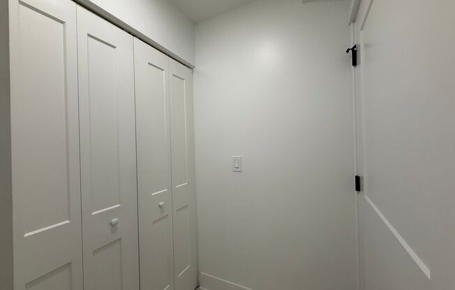 2 beds, 2 baths, 1,000 sqft, $3,985, Unit 211