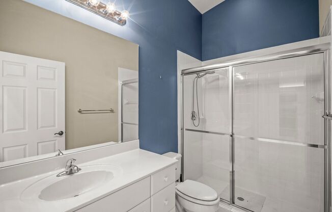 Desirable 2 beds 2 baths condo with garage in Naples