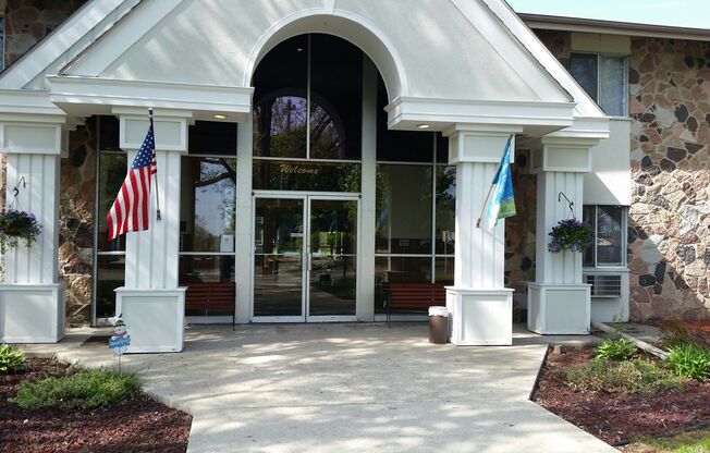 1 bed, 1 bath, 750 sqft, $1,049, Unit 136
