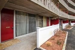 2 beds, 1 bath, 810 sqft, $3,000, Unit T35