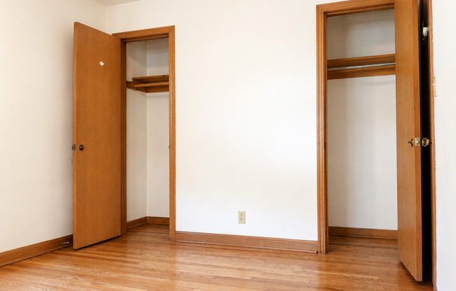 2 beds, 1 bath, 875 sqft, $1,299, Unit 7804 - 2
