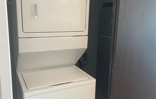 1 bed, 1 bath, 863 sqft, $1,550, Unit 221-A