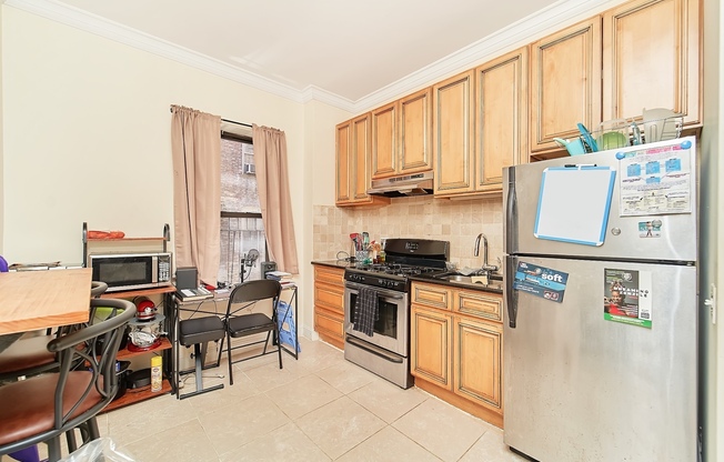 560 W 144 ST