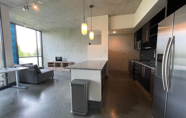 Awesome 1BR Loft Style Condo Overlooking Midtown!
