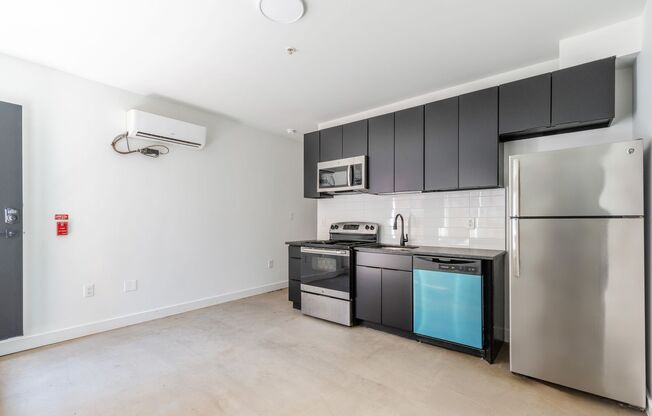 1 bed, 1 bath, 457 sqft, $1,250, Unit 30
