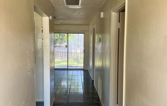 2 beds, 1 bath, $1,600