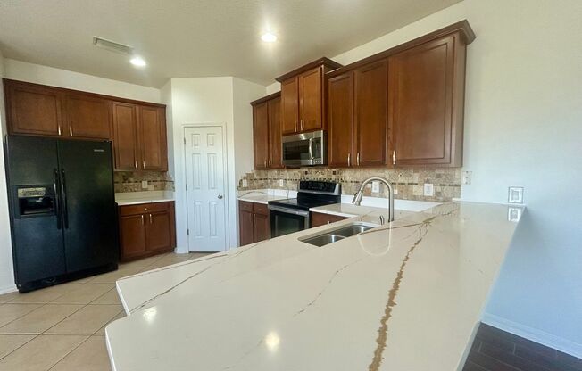 Beautiful Riverview Rental – Water, Sewer & Trash Included