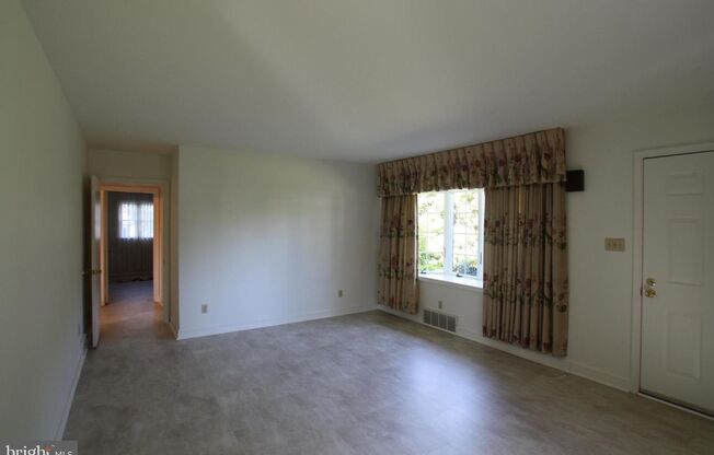 2 beds, 2 baths, $2,400