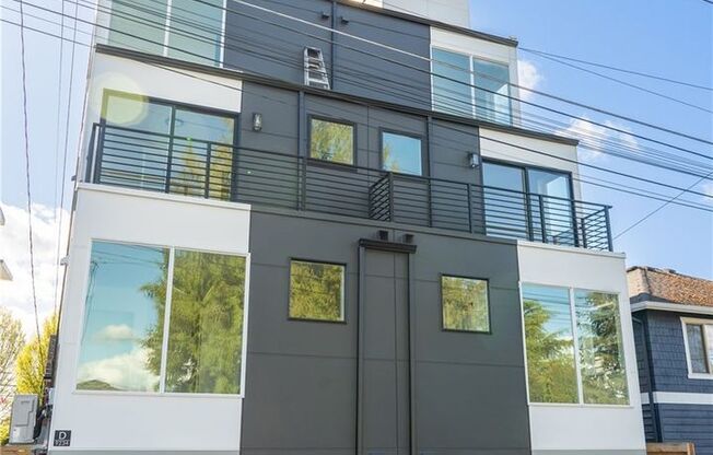 2Bd/1.75Ba Seattle Townhome