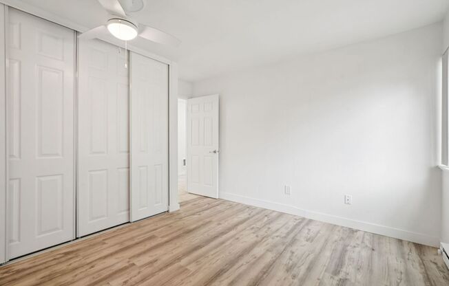 2 beds, 1 bath, 930 sqft, $1,695, Unit O7