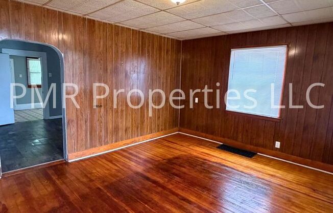 2 Bedroom/ 1 Bathroom House
