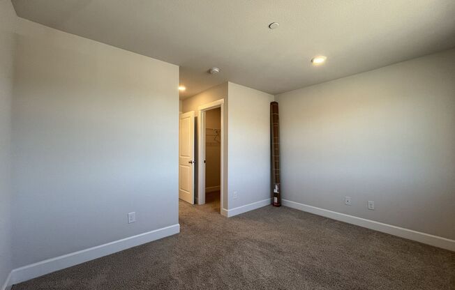 4 beds, 3.5 baths, $2,995