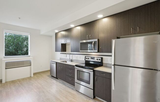 2 beds, 2 baths, 743 sqft, $2,150, Unit 405