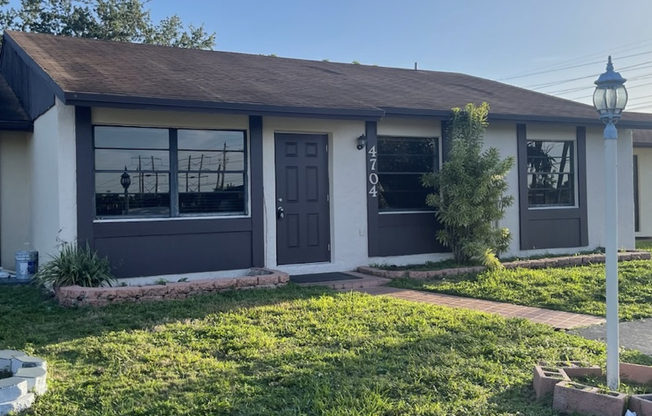 4704 SW 136 PL