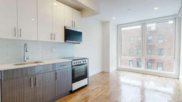 1 bed, 1 bath, $2,700, Unit 4B