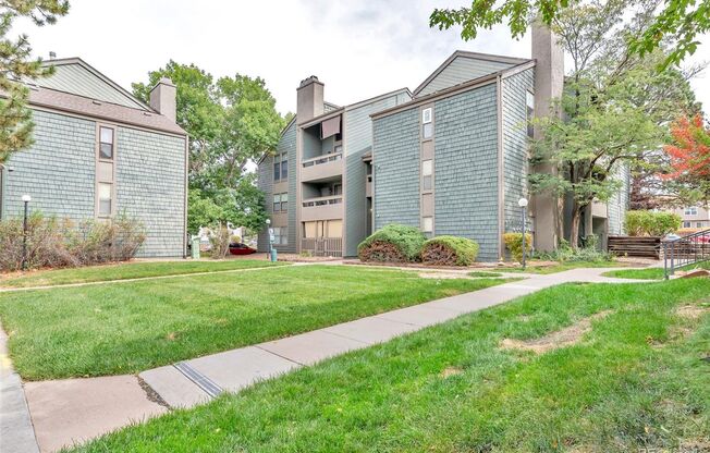 Spacious 2Bd/2Ba Townhome with Loft