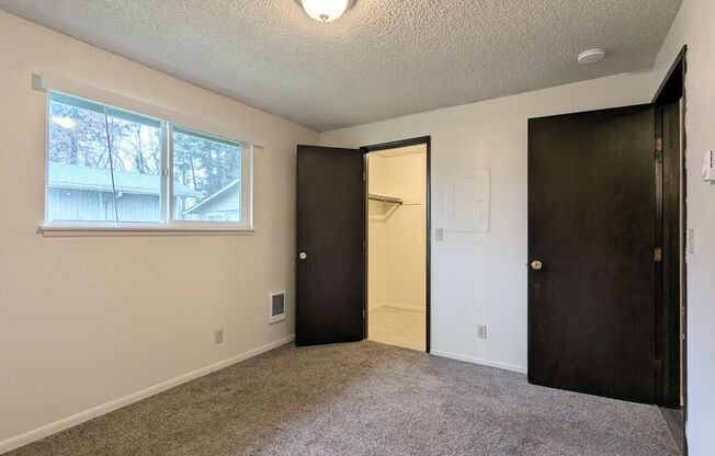1 bed, 1 bath, 510 sqft, $1,125, Unit 3831 24th Pl NE