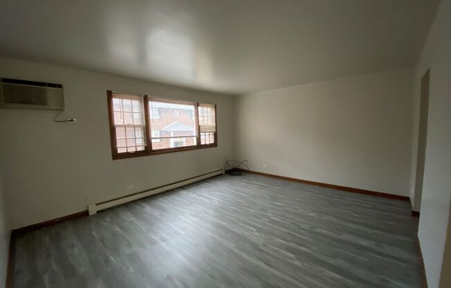 2 beds, 1 bath, 870 sqft, $799, Unit 522-2N