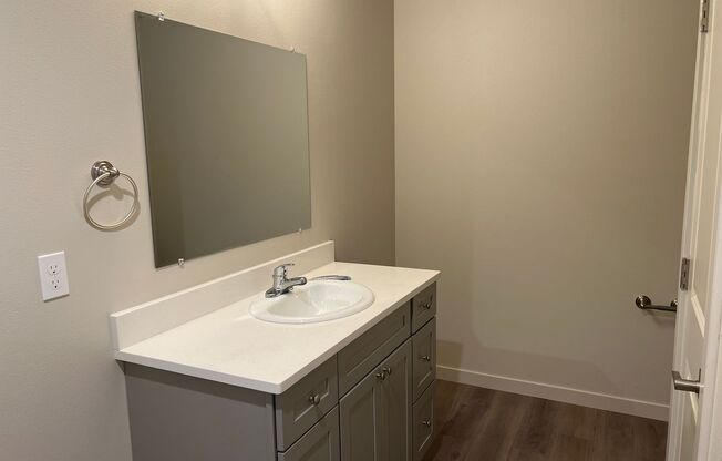 2 beds, 2.5 baths, 1,268 sqft, $1,850, Unit #39