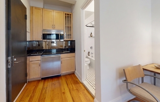 128 E 62 ST