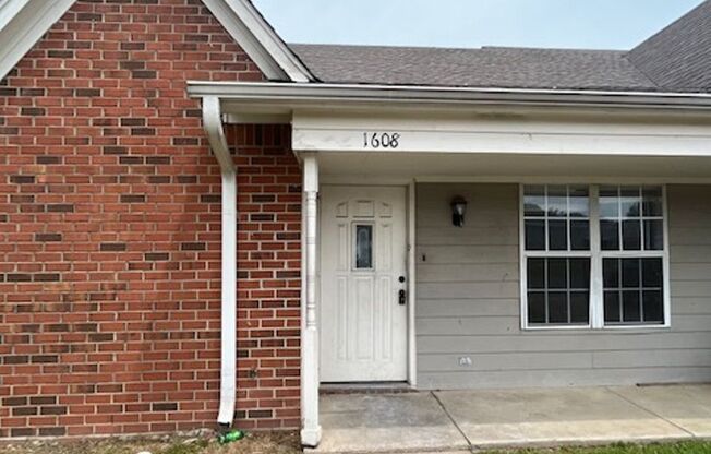 Renovated 3 Bedroom 3 Bath Townhome for Rent!