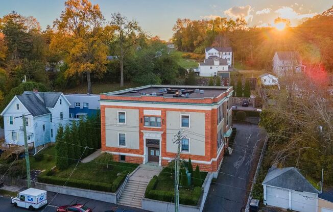 Oak Ave Apartments