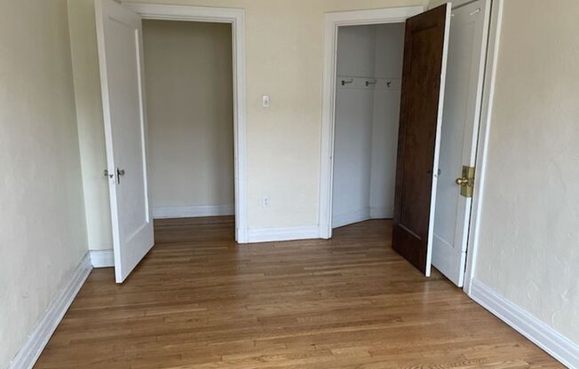 2 beds, 2 baths, 1,303 sqft, $2,150, Unit New King Edward  302