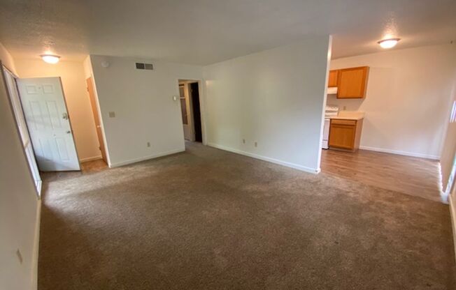 2 beds, 1 bath, 680 sqft, $695, Unit 1116B