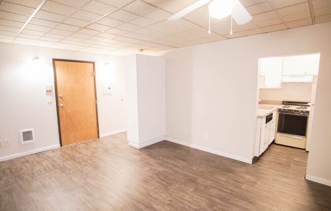 Great Studio in the Heart of NW Ready Now!