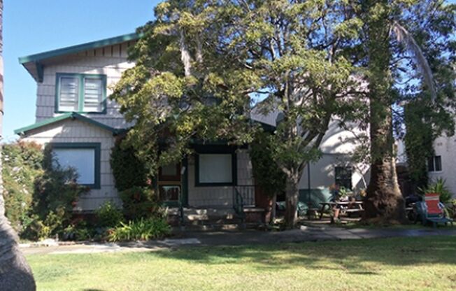 11923-27 Venice Blvd