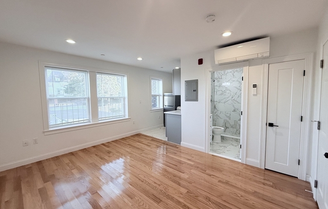 325 NEWPORT AVE