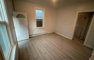 1 bed, 1 bath, 800 sqft, $2,500, Unit 1