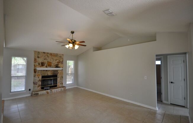 3 beds, 2 baths, $1,650